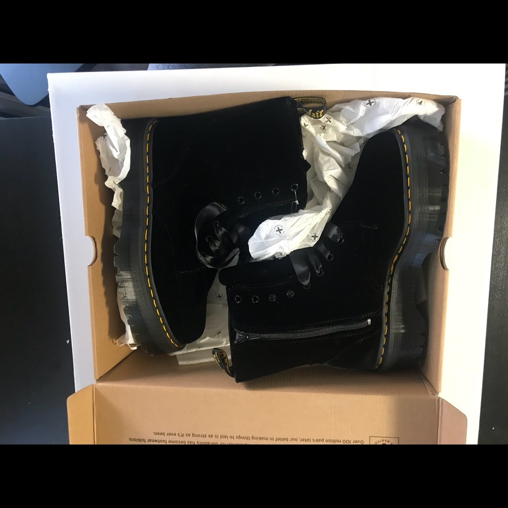 BRAND NEW Dr. Martens Velvet Platform Jadon Boots